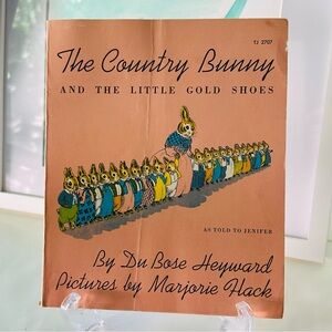 The Country Bunny & The Little Gold Shoes Paperback